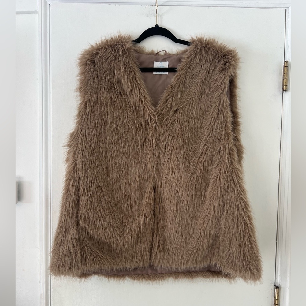 Primark faux fur vest size L